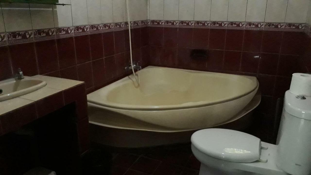 Отель Jabu Rosmina Citeureup Экстерьер фото
